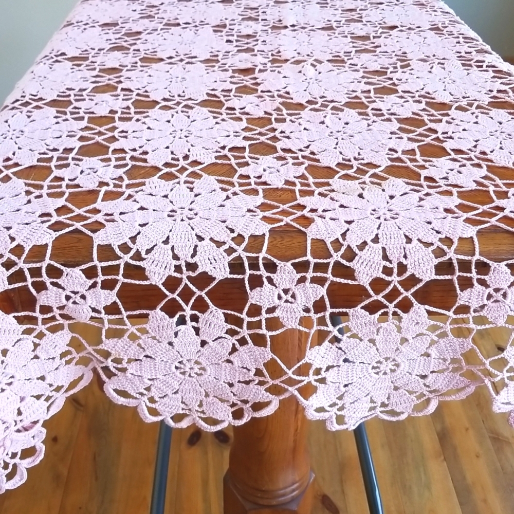 Vtg Crotchet Table Cloth Topper - Picture 3 of 7